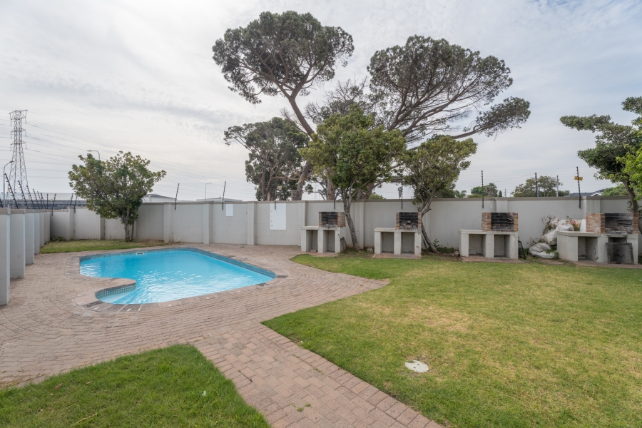 3 Bedroom Property for Sale in Van Der Stel Western Cape